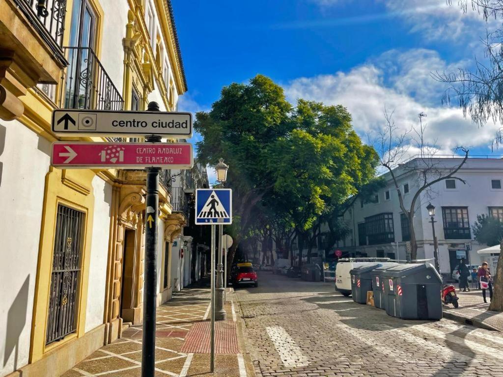 Apartamento Vitoria. Jerez de la Frontera Bagian luar foto